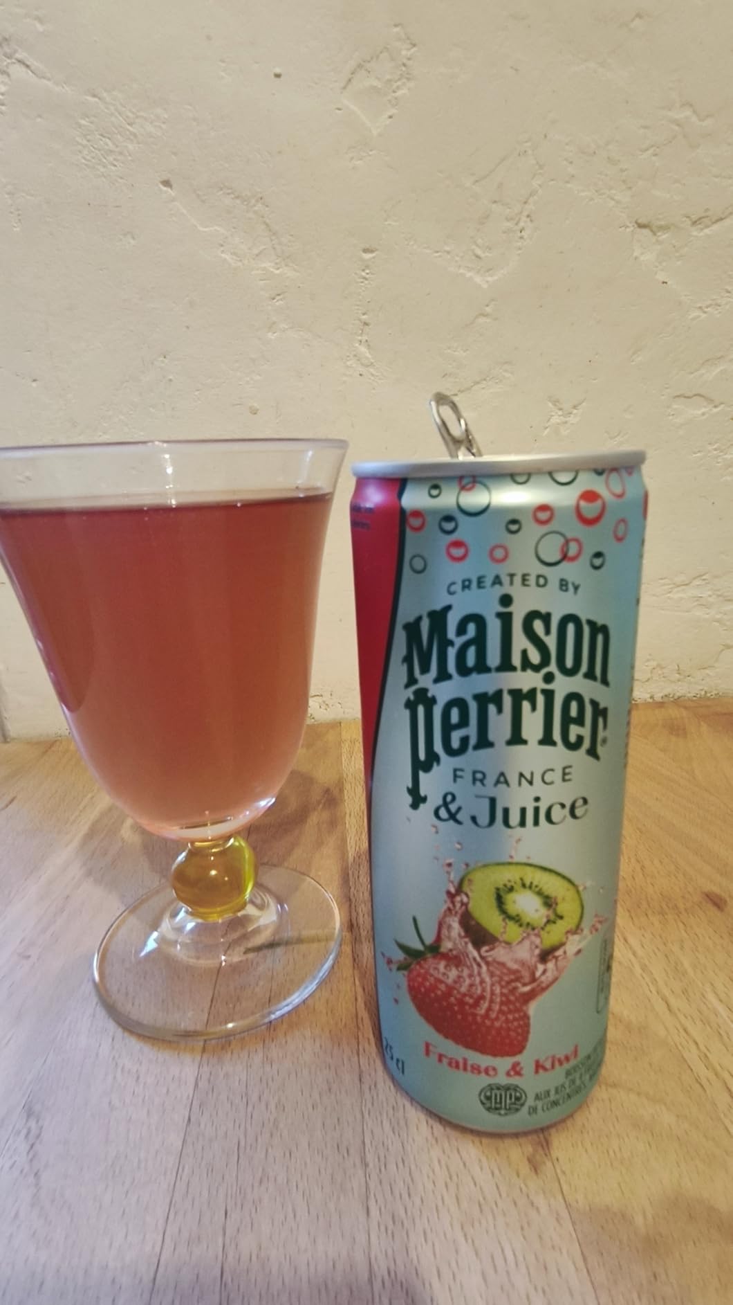 Maison Perrier Magnetic Juice boisson gazeuse fraise kiwi 24x25cl