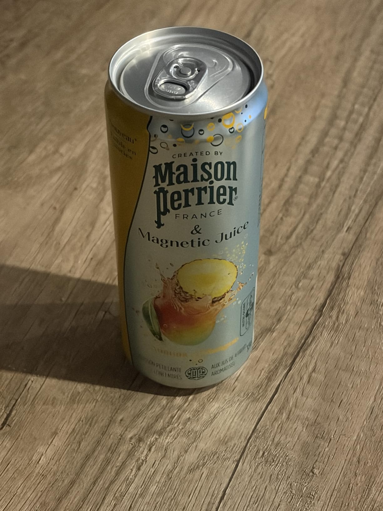 Maison Perrier Magnetic Juice boisson gazeuse ananas mangue 24x33cl